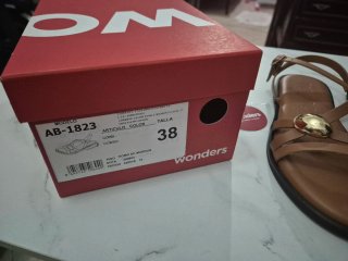 Sandalias Wonders Marrones y Doradas de piel