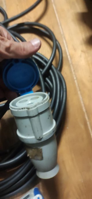 Cable adaptador camper 3 pines. 11 metros.
