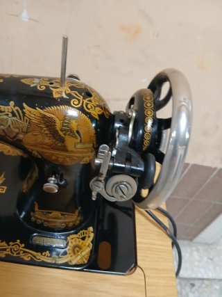 Máquina de coser Singer antigua
