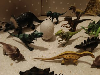 Lote de dinosaurios de juguete