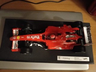Ferrari F2004 Schumacher 1:18 Hot Wheels
