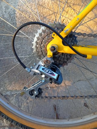 Bicicleta de Montaña Amarilla
