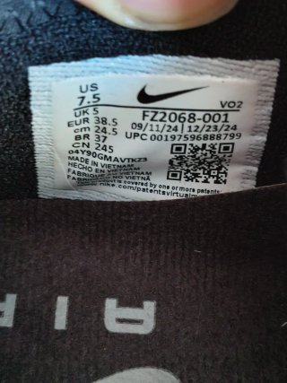 Nike Air Max SNDR Negras Talla 38.5 - Nuevas