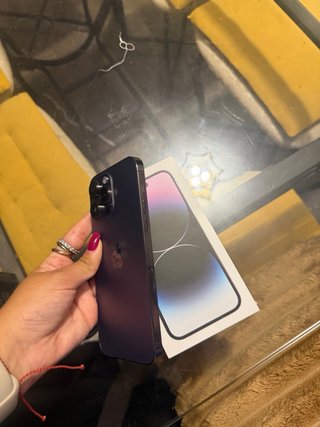 iPhone 14 Pro Max Morado Oscuro