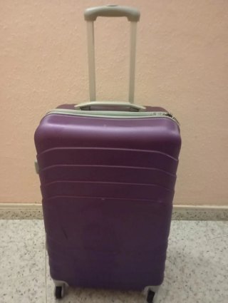 Maleta de viaje morada