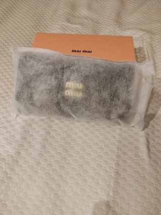Billetera Miu Miu Negra