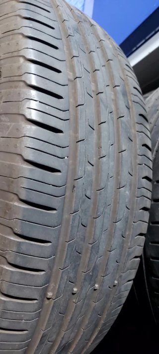 215/65 R17 99V