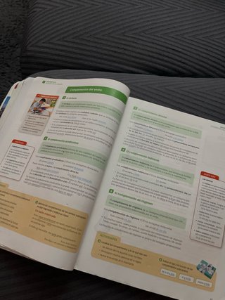 Lengua y literatura serie Comenta