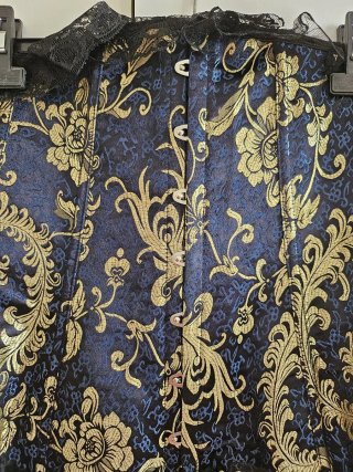 Corsé gótico azul y dorado