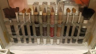 Maletín de maquillaje con 34 productos, a estrenar