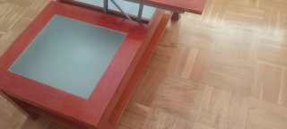 Mesa de centro elevable de madera y cristal