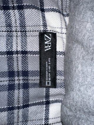 Sobre camisa Zara con capucha | Talla S | Sin Uso
