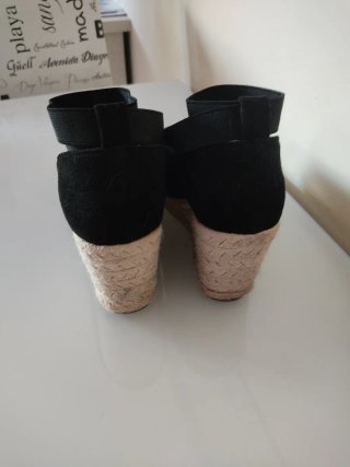 Sandalias cuña esparto negras