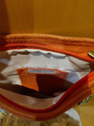 Bolso de piel con flecos