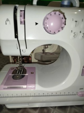 Mini Máquina de Coser Multifuncional UFR-505