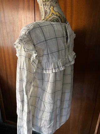 Camisa de cuadros con volantes