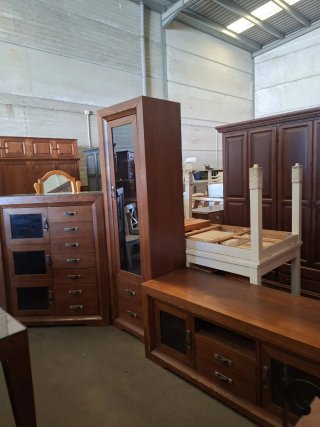 Muebles de salón comedor madera