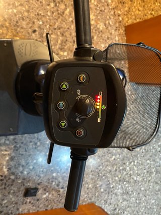 Scooter eléctrica Invacare para movilidad reducida