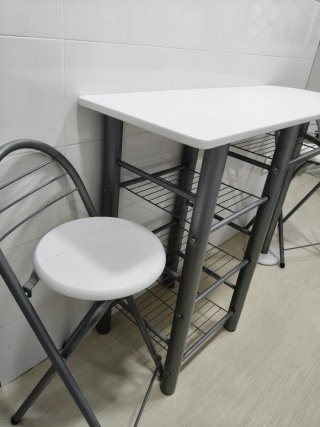Mesa alta cocina con 2 taburetes