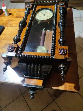 Pendolo antico in legno
