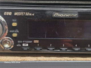 Pioneer DEH-P7100R y DEH-P7500MP