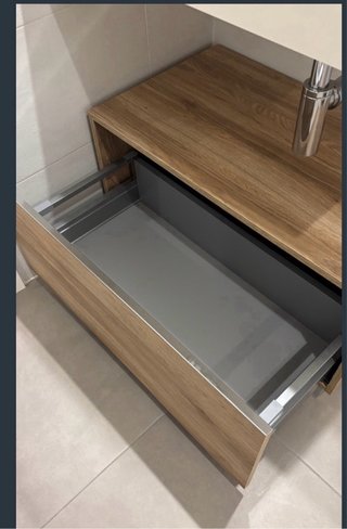 Mueble de baño sin usar