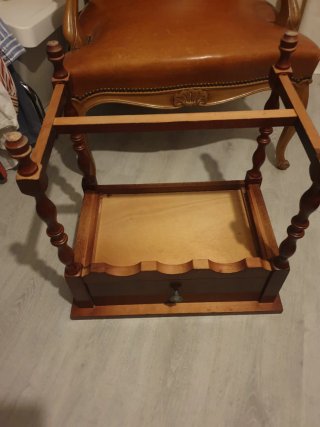 Mesa auxiliar madera maciza con cajón