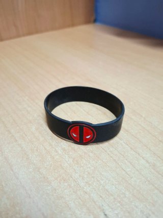 Pulsera Deadpool Negra y Roja