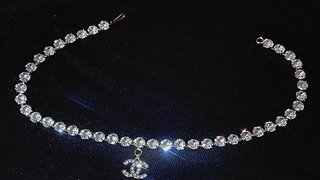Collar gargantilla.
