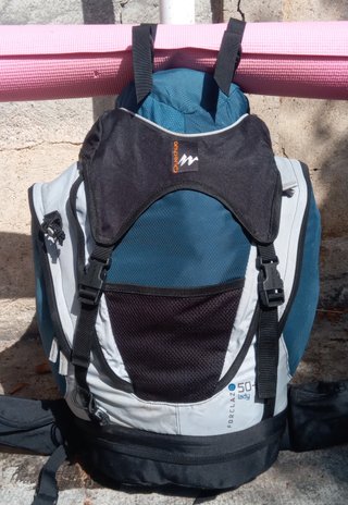 Mochila de Viaje Quechua Forclaz 40–50L Como Nueva