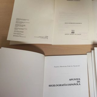 Libros de Paleografia y Sigilografía