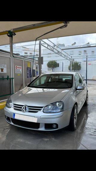 Volkswagen V