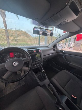 Volkswagen V