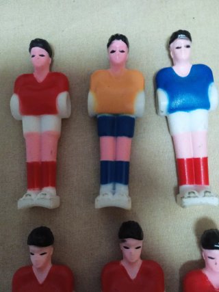 12 Muñecos Figuras Mini Futbolín Plástico 10cm.