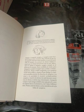Libro el pequeño vampiro se cambia de casa