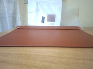 Custodia Spigen in pelle marrone
