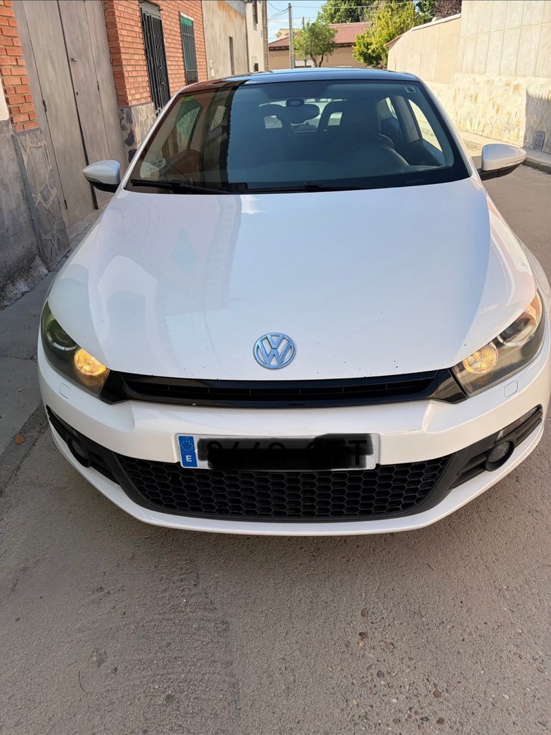 Volkswagen Scirocco 2010 - foto 1