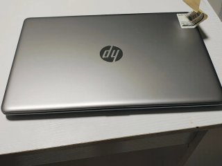 HP 255 G7 15' FHD RYZEN Portatile