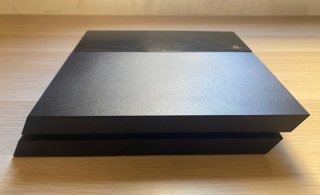 PlayStation 4 500GB + 2 Controller