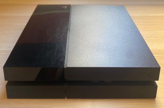 PlayStation 4 500GB + 2 Controller