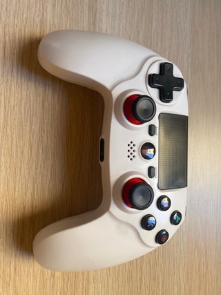 PlayStation 4 500GB + 2 Controller
