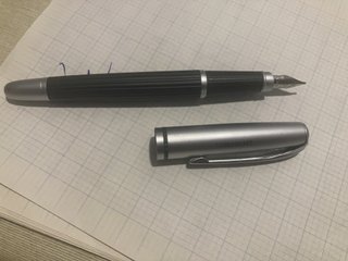 Pluma estilográfica a estrenar