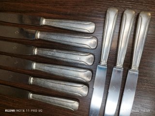 9 Cuchillos Antiguos Mango de Plata