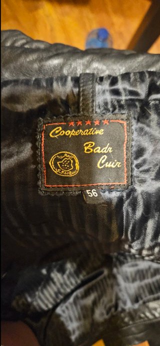 Chaqueta de cuero negra