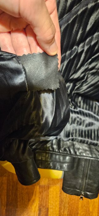 Chaqueta de cuero negra