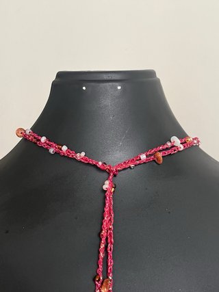 Collar tejido con estrellas