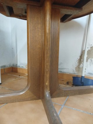 Mesa redonda extensible de madera