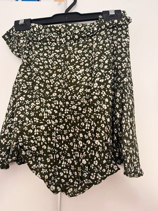 Falda-pantalón Zara floral verde talla S