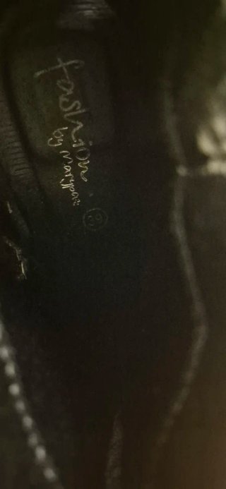 Botines de tacón alto con hebillas