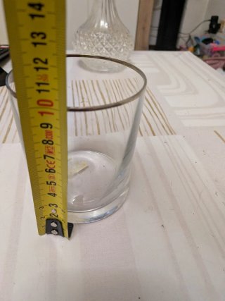Vaso de cristal con borde plateado